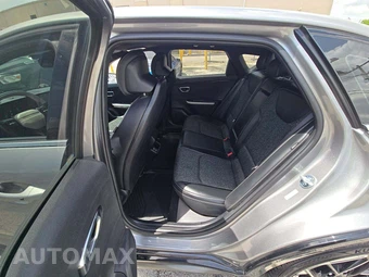 2025 Kia K4 GT-Line - miniatura 10