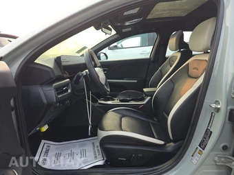 2025 Kia K4 GT-Line - miniatura 7