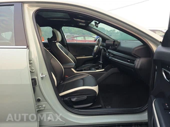2025 Kia K4 GT-Line - miniatura 8