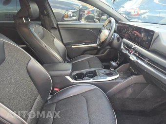 2025 Kia K4 GT-Line - miniatura 8
