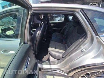 2025 Kia K4 GT-Line - miniatura 10