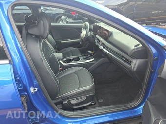 2025 Kia K4 GT-Line - miniatura 8