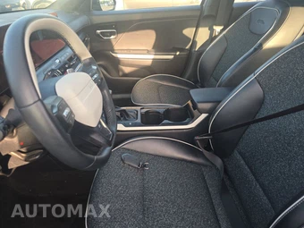 2025 Kia K4 GT-Line - miniatura 7