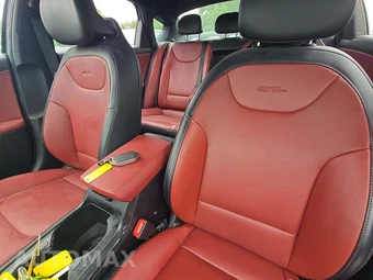 2025 Kia K4 GT-Line Turbo - miniatura 8
