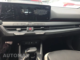 2025 Kia K4 GT-Line Turbo - miniatura 11