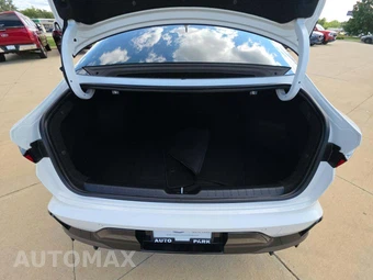 2025 Kia K4 GT-Line Turbo - miniatura 11