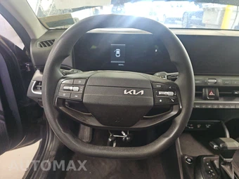 2025 Kia K4 LX - miniatura 10