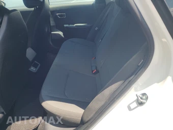 2025 Kia K4 LX - miniatura 13