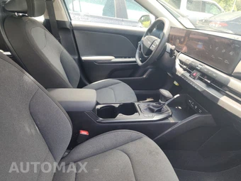 2025 Kia K4 LX - miniatura 8