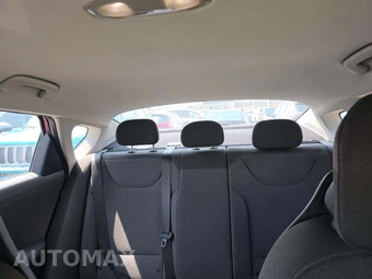 2025 Kia K4 LXS - miniatura 11