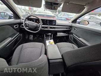 2025 Kia K4 LXS - miniatura 13