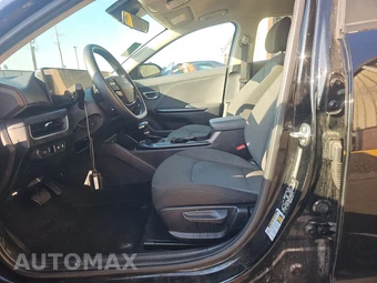 2025 Kia K4 LXS - miniatura 7