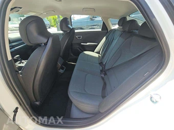 2025 Kia K4 LXS - miniatura 13