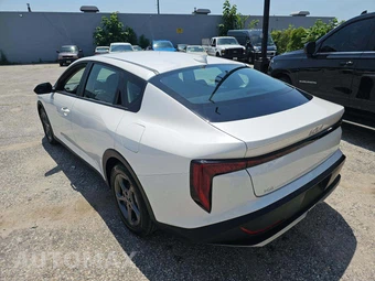 2025 Kia K4 LXS - miniatura 2