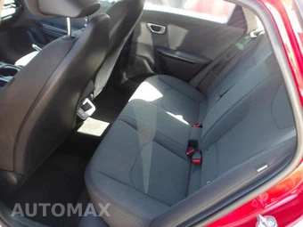 2025 Kia K4 LXS - miniatura 15