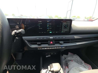 2025 Kia K4 LXS - miniatura 10
