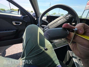 2025 Kia K4 LXS - miniatura 8