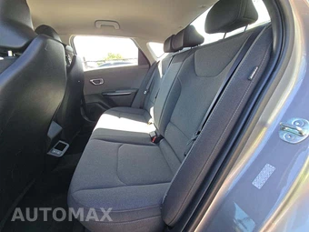 2025 Kia K4 LXS - miniatura 10