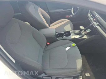 2025 Kia K4 LXS - miniatura 15