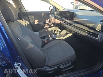 2025 Kia K4 LXS - miniatura 8