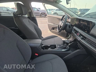 2025 Kia K4 LXS - miniatura 8