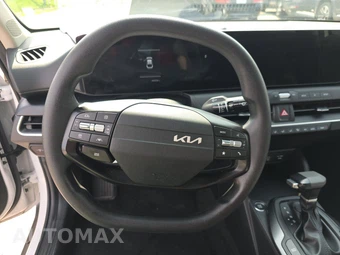 2025 Kia K4 LXS - miniatura 10