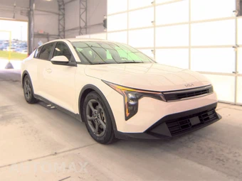 2025 Kia K4 LXS - miniatura 3