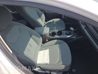 2025 Kia K4 LXS - miniatura 8