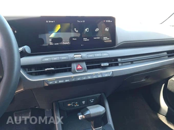 2025 Kia K4 LXS - miniatura 9