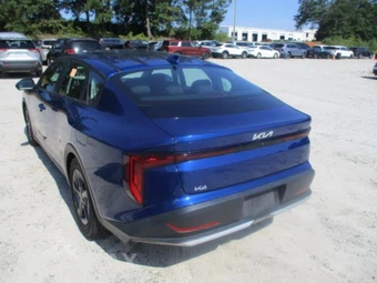 2025 Kia K4 LXS - miniatura 13