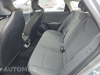 2025 Kia K4 LXS - miniatura 13