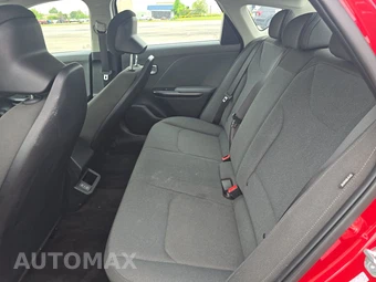 2025 Kia K4 LXS - miniatura 13