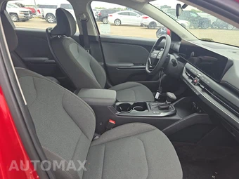 2025 Kia K4 LXS - miniatura 8