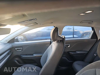 2025 Kia K4 LXS - miniatura 14