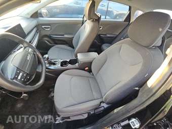 2025 Kia K4 LXS - miniatura 7
