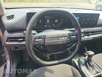 2025 Kia K4 LXS - miniatura 10