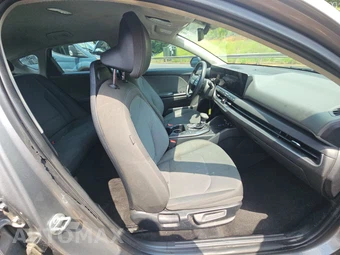 2025 Kia K4 LXS - miniatura 8
