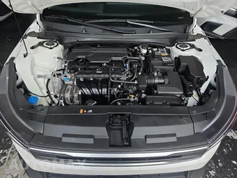 2025 Kia K4 LXS - miniatura 18