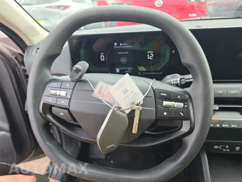 2025 Kia K4 LXS - miniatura 10