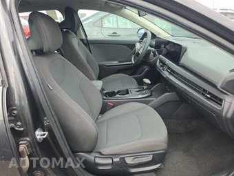 2025 Kia K4 LXS - miniatura 8