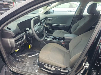 2025 Kia K4 LXS - miniatura 7
