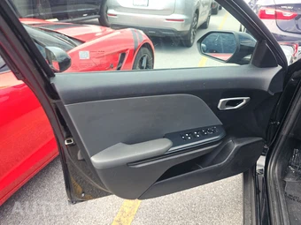 2025 Kia K4 LXS - miniatura 9