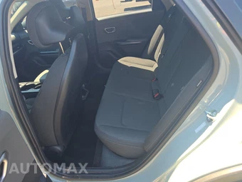 2025 Kia K4 LXS - miniatura 13