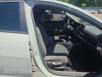 2025 Kia K4 LXS - miniatura 8