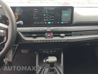2025 Kia K4 LXS - miniatura 11