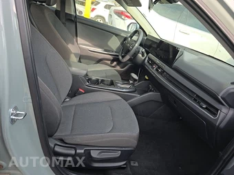 2025 Kia K4 LXS - miniatura 8