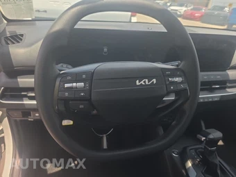 2025 Kia K4 LXS - miniatura 10