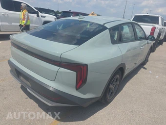 2025 Kia K4 LXS - miniatura 4