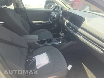 2025 Kia K4 LXS - miniatura 8