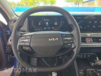 2025 Kia K4 LXS - miniatura 10